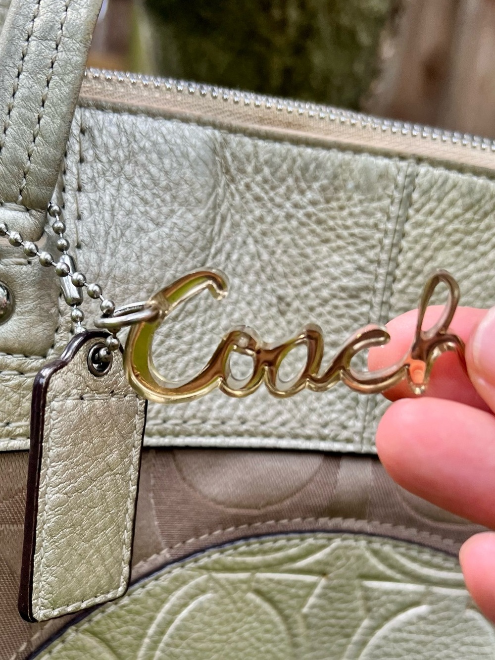 Authentic Coach Large Tote Patchwork Signature Canvas Gold Beige y2k Keychains - Picture 13 of 15